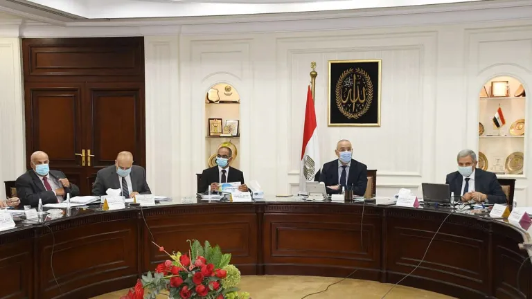 لمنع التكدس بمراكز خدمة العملاء .. الجزار: إطلاق البوابة الإلكترونية لمياه الشرب والصرف الصحي لتقديم الخدمات للمواطنين