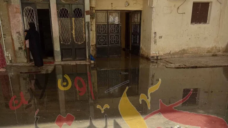 أهالى الحوامدية لمحافظ الجيزة: انقذ بيوتنا ياريس من الانهيار نحن سجناء داخلها بسبب الطفوحات .. "حواديت اون لاين" تدق ناقوس الخطر .. تصدع المنازل نتيجة تسريب مياة الصرف الصحى
