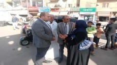 سيراً على الاقدام .. نائب محافظ الجيزة يتفقد قرى مركز العياط