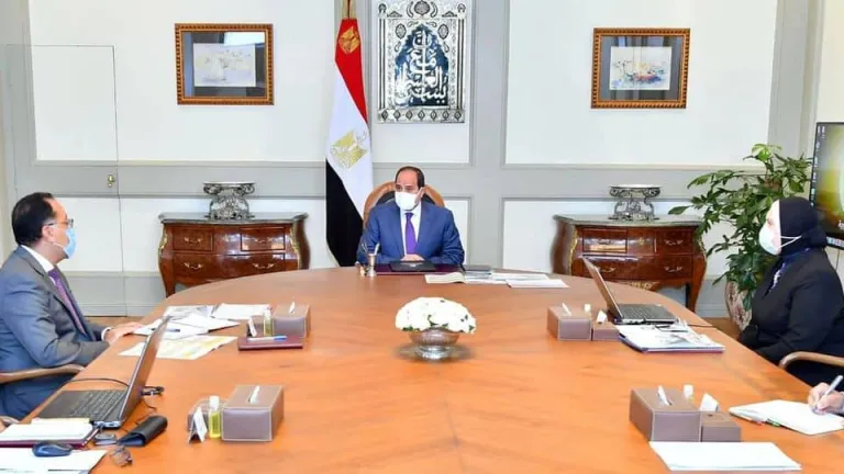 السيسى يوجه بتقديم كافة التسهيلات للحصول على وحدات "المجمعات الصناعية" .. تنظيم معرض "تراثنا" بالمحافظات على مدار العام