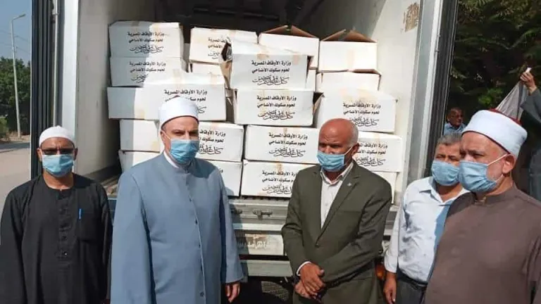 الأوقاف: توزيع 61 طن لحوم صكوك أضاحي على الأسر الأكثر إحتياجاً بالجيزة
