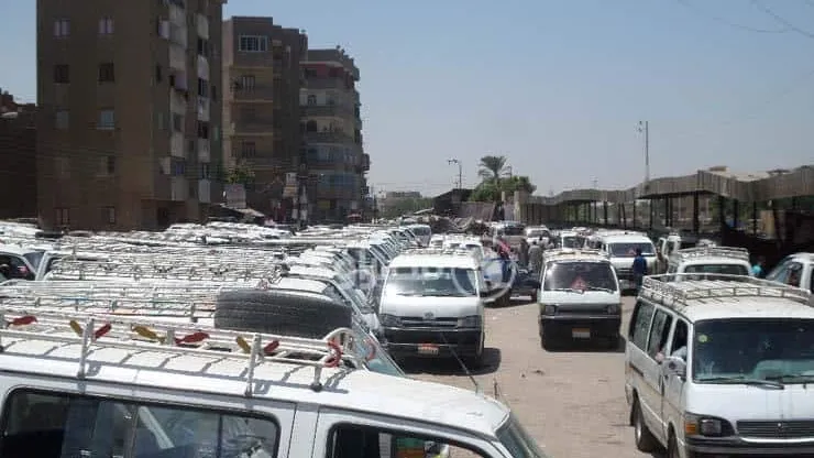 طلاب الجامعة لرئيسى جهاز السرفيس ومدينة البدرشين: اغيثونا من جشع سائقى الميكروباص