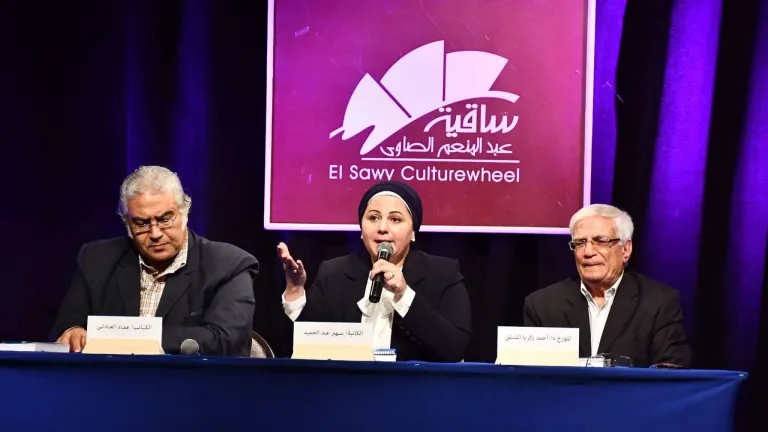حفل توقيع ومناقشة كتاب " قصور مصر " للكاتبة سهير عبدالحميد ..مؤرخون : الكتاب يجمع بين الفن والأدب والتاريخ ..دافع عن التاريخ بموضوعية ولم يدافع عن حكام أو عصور