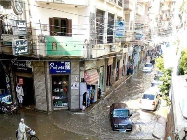 شاهد بالصور .. “رشيد” غرقت في مياه الأمطار