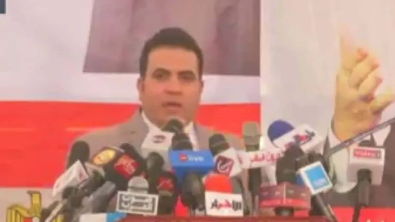 الاعلامي محسن داود يطالب رئيس مجلس الشيوخ بالاستقالة من رئاسة مستقبل وطن ليكون على مسافة واحدة من الجميع