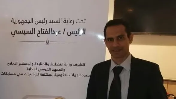 وليد سلام يهنئ الدكتور زياد عكاشة لحصوله على الماجستير فى "التخطيط للتنمية المستدامة" من جامعة القاهرة