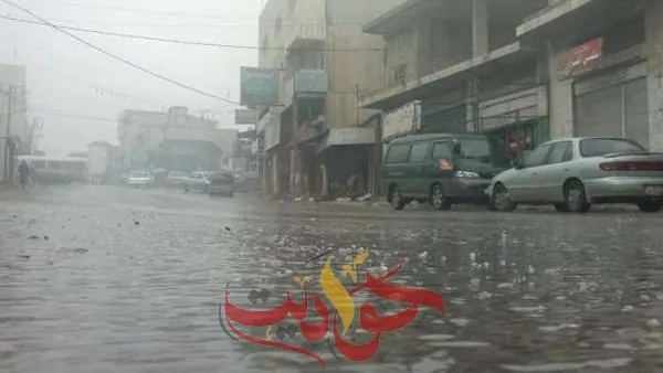 بالصور .. أمطار رعدية غزيرة لا تتوقف تتسبب فى غرق شوارع الأسكندرية .. تدخل فورى من شركة المياه