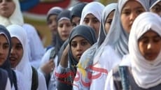 التواصل الاجتماعى يشتعل غضبا .. مدرسة تفرض الحجاب على طفلة .. ماما مش موافقه مش مشكلتنا حلي مشكلتك مع أمك .. وزارة التعليم تحقق فى الواقعة