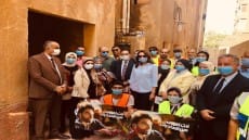 شاهد بالصور .. مساكن هامفرس بالدقى تتحول من مستنقع صرف صحى إلى واحة من الجمال .. قافلة طبيه واخرى لتعليم الحرف بالتعاون مع جامعتى القاهرة وحلوان والهلال الأحمر