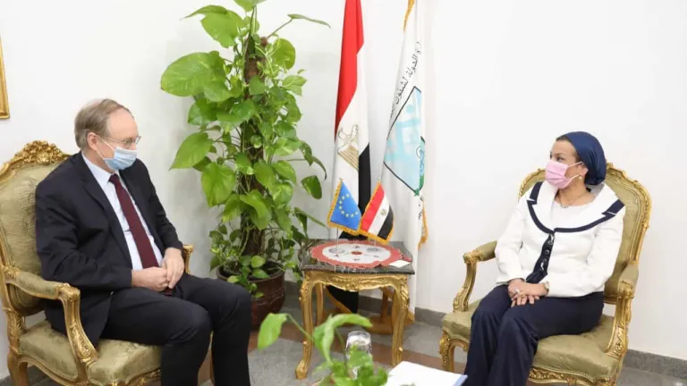 وزيرة البيئة تبحث مع سفير الإتحاد الأوروبي بالقاهرة عقب توليه منصبه الجديد سبل التعاون المشترك