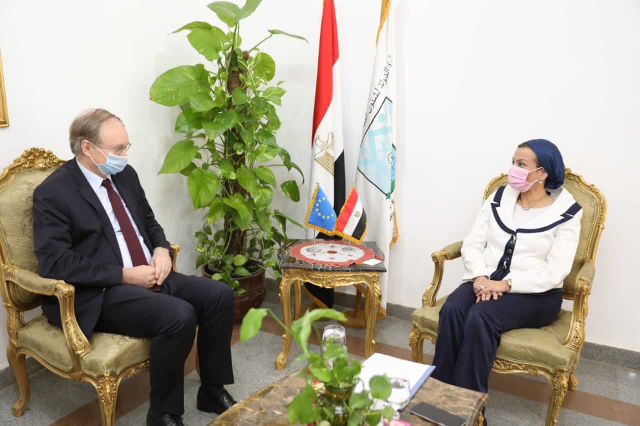 وزيرة البيئة تبحث مع سفير الإتحاد الأوروبي بالقاهرة عقب توليه منصبه الجديد سبل التعاون المشترك