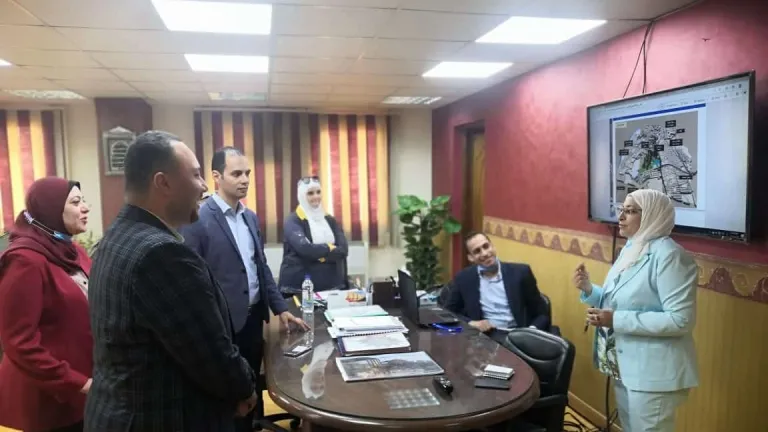 محافظة القاهرة: وفد البرنامج الرئاسي لتأهيل التنفيذيين للقيادة يتدرب ميدانيا على دورة العمل بالمنطقة الجنوبية