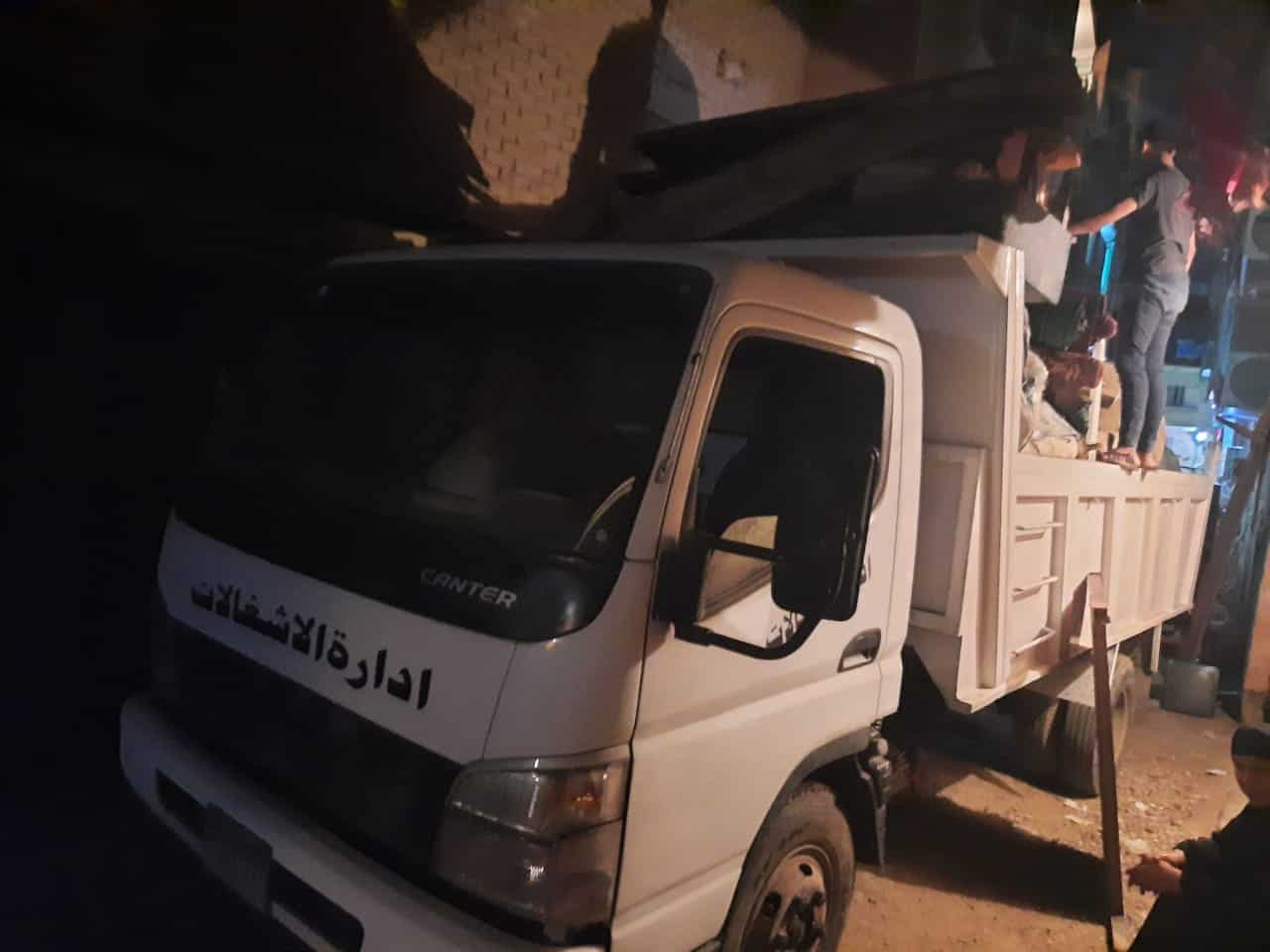 لفتة إنسانية لرئيس مدينة الحوامدية تجاه صاحب العقار المنهار