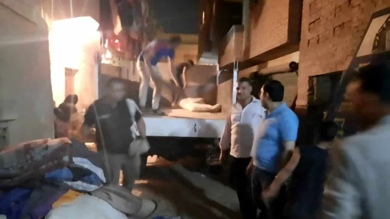 لفتة إنسانية لرئيس مدينة الحوامدية تجاه صاحب العقار المنهار