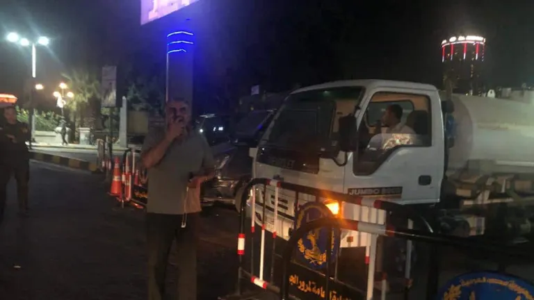 استعداد لمواجهة السيول .. حى الدقي يوزع سياراته على الميادين .. تحرير محاضر اشغالات للكافيهات ورش مياه