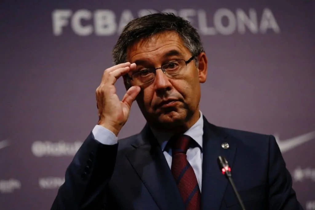 التصويت على سحب الثقة من رئيس نادي برشلونة الإسباني