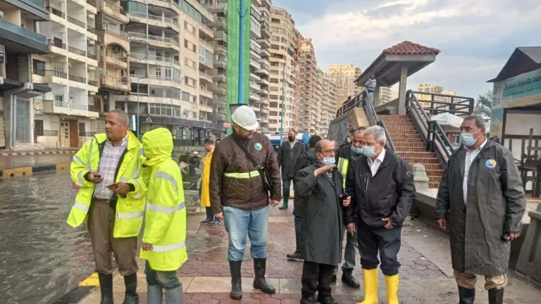 رسلان: هطول الأمطار بكثافة أدى إلى تكوين تجمعات كبيرة .. عمليات شفط المياه مستمرة بالإسكندرية