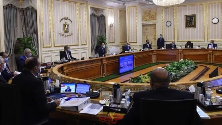 رئيس الوزراء: منح المحافظين سلطة تقديرية لتعطيل الدراسة كُل في محافظته