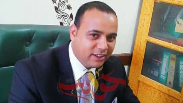 محافظ الجيزة يُكرم رئيس الوحدة المحلية بسقارة