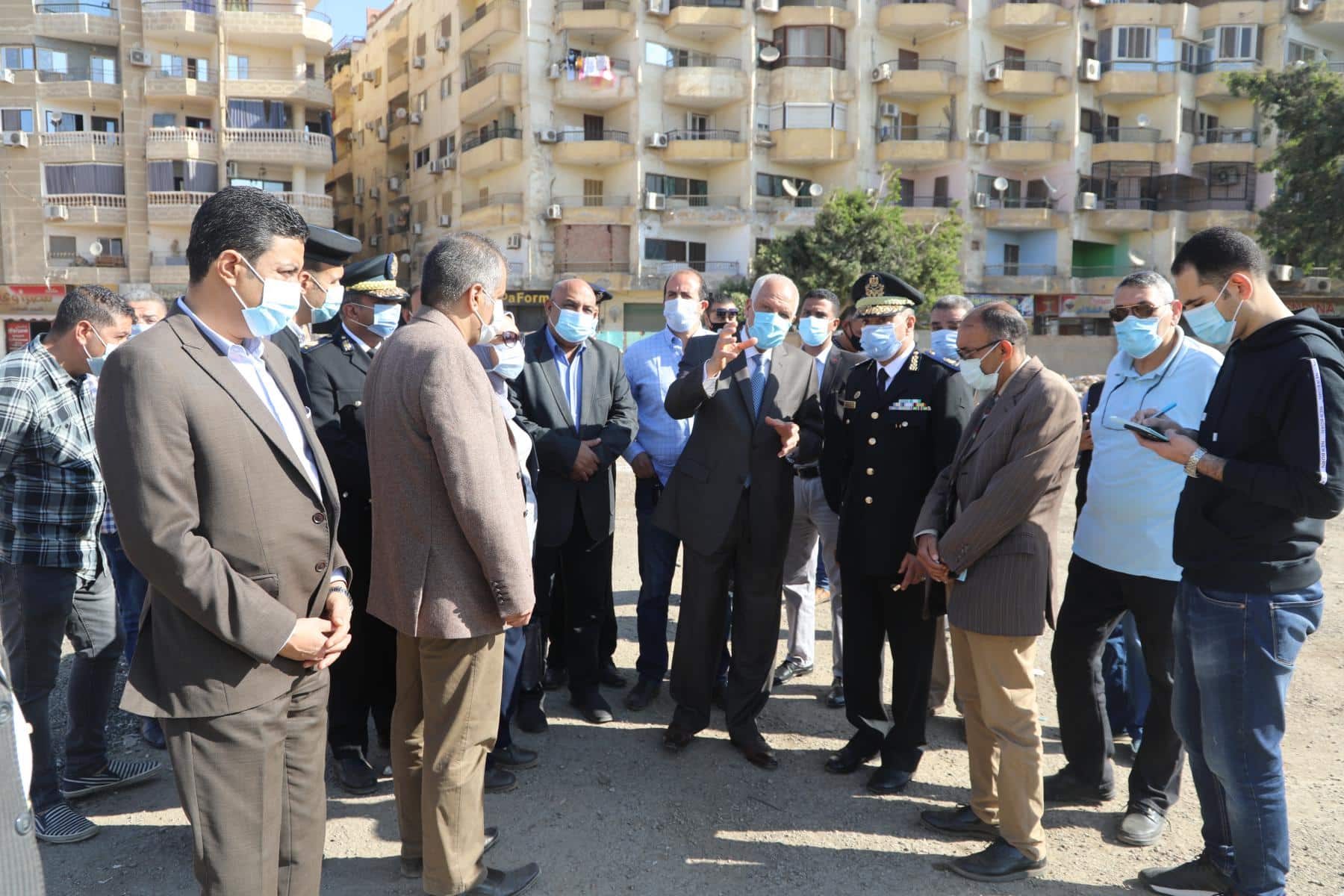 لتدنى مستوى النظافة .. راشد يُعاقب الشركة المسئولة عن كفر نصار .. إنشاء موقف لسيارات السرفيس بطريق المنصورية