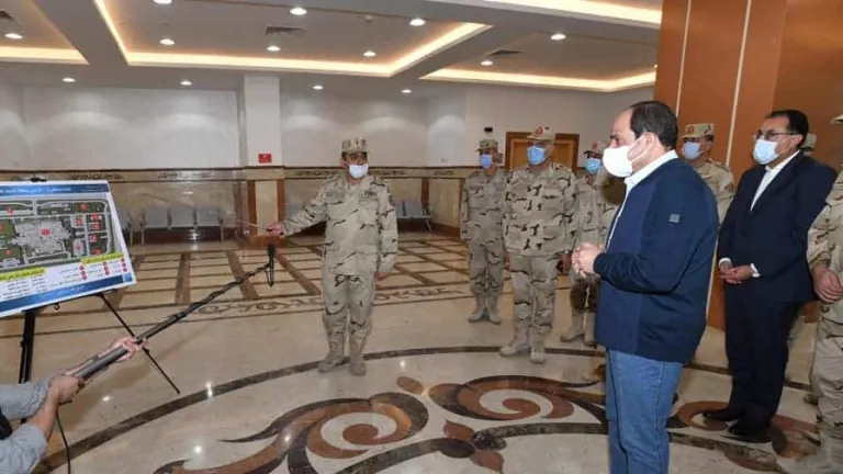 شاهد بالصور .. الرئيس عبد الفتاح السيسي يتفقد مقر مركز قيادة الدولة الاستراتيجي بالعاصمة الإدارية الجديدة