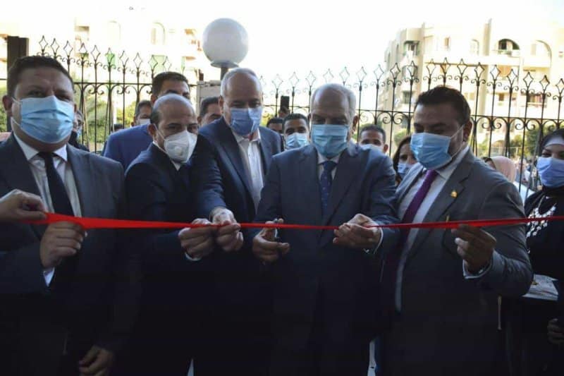 محافظ الجيزة يفتتح مبني العيادات الخارجية الجديد بمستشفى الشيخ زايد المركزي