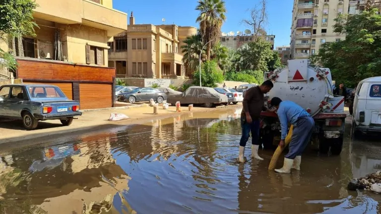 محافظ الجيزة: شفط مياه الامطار بالشوارع الجانبية والفرعية وبمحيط المدارس