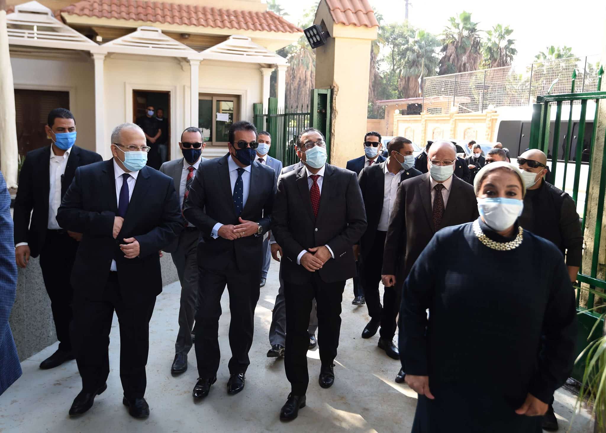 رئيس الوزراء يتفقد أعمال تطوير قسم الطوارئ ليصبح مُستشفى الاستقبال والطوارئ بقصر العينى