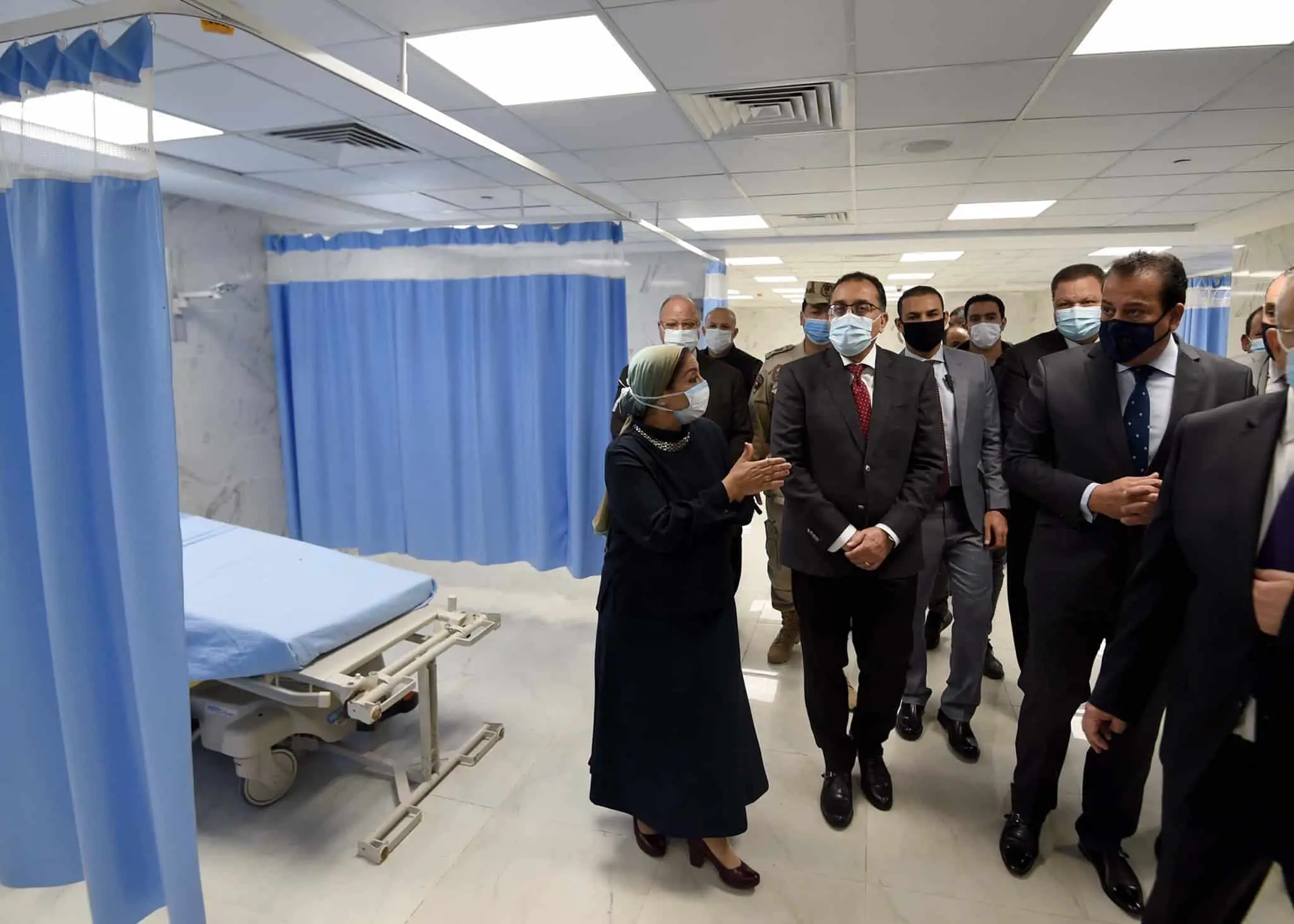 رئيس الوزراء يتفقد أعمال تطوير قسم الطوارئ ليصبح مُستشفى الاستقبال والطوارئ بقصر العينى