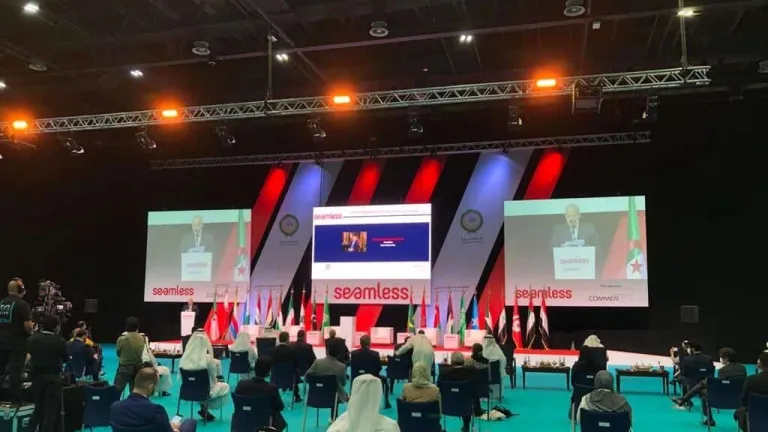 رئيس جامعة القاهرة يلقي كلمة تأسيسية في افتتاح مؤتمر الاقتصاد الرقمي في دولة الإمارات العربية المتحدة
