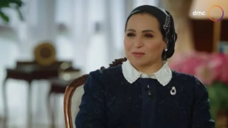 قرينة الرئيس السيسى .. تكشف سر ارتدائه للخاتم الذى لا يخلعة