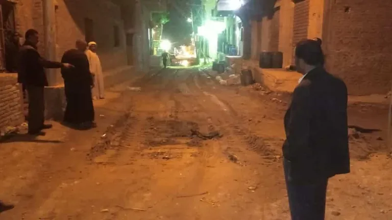 فى استجابة سريعة لشكوى الاهالى..شفط مياه الصرف وتغطية البلاعات وإعادة تمهيد الشارع بمنطقة ابو العلا بالصف جيزة