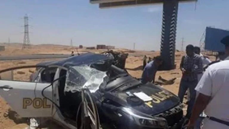 بالأسماء .. إصابة 3 اشخاص في حادث تصادم مع سيارة شرطة