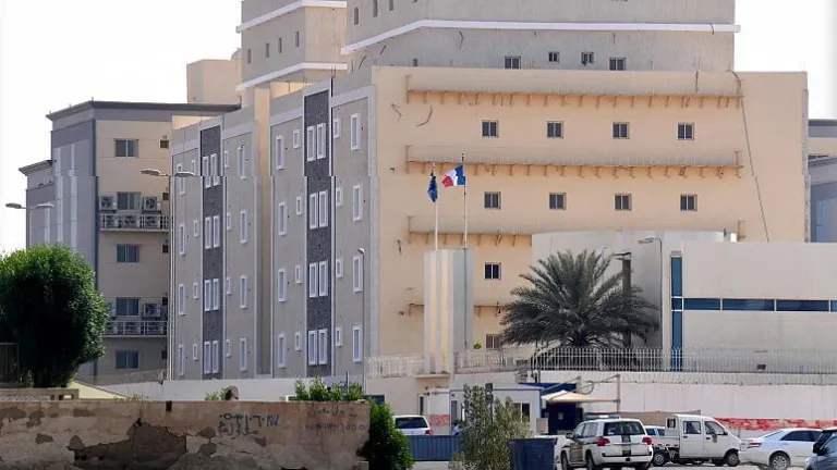 وقوع جرحى إثر اعتداء بمتفجرات في مقبرة لغير المسلمين بجدة