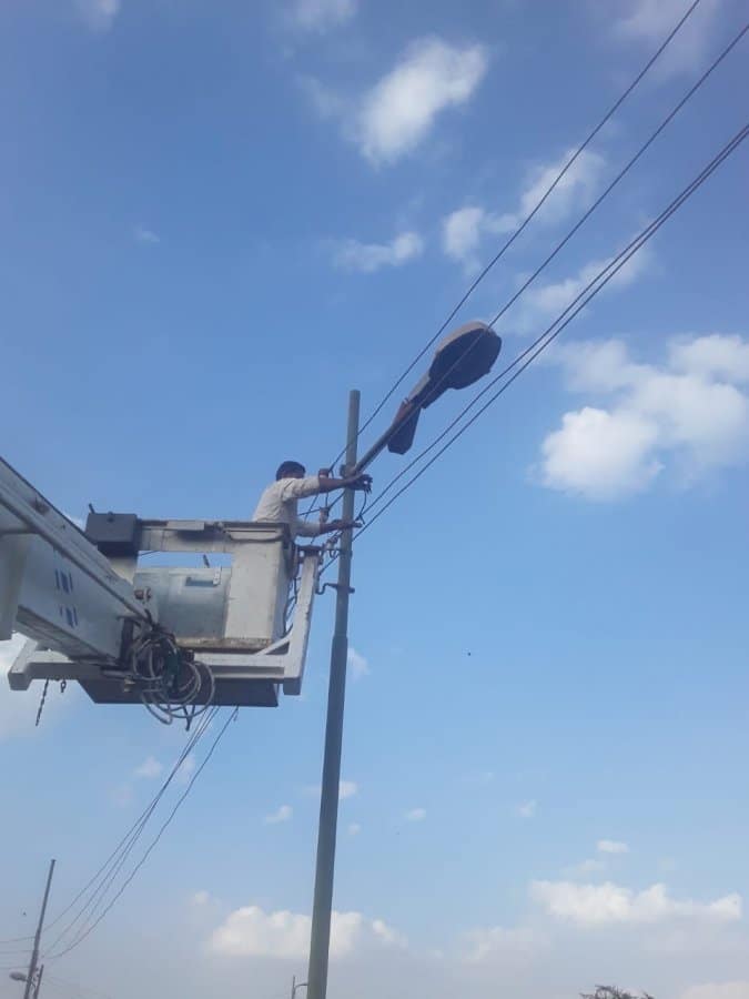 تجريد طريق نزلة سلام  وتل حماد وإنارة بعض الشوارع ودهان بلدورات الطريق 21 بالفهميين فى حملة لمجلس مدينة الصف