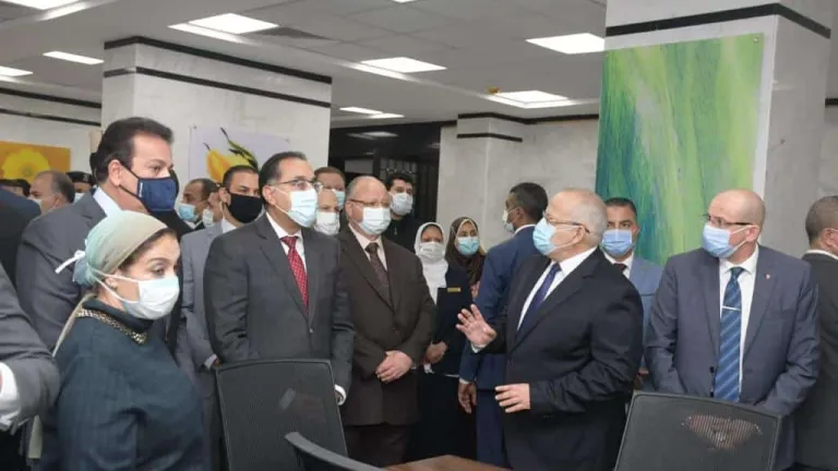رئيس الوزراء يتفقد أعمال تطوير قسم الطوارئ ليصبح مُستشفى الاستقبال والطوارئ بقصر العينى