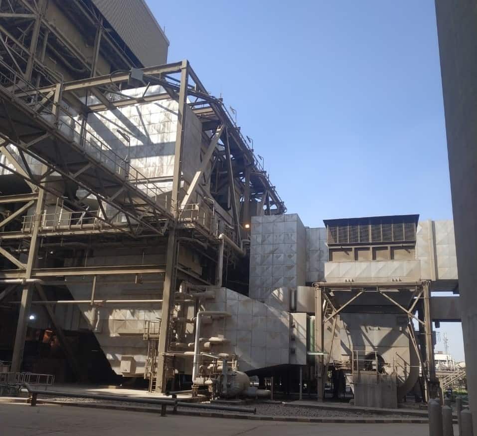 وزيرة البيئة: 350 مدخنة بـ 75 منشأه لرصد التلوث الصناعى وربط مداخن محطة كهرباء التبين بمنظومة الرصد