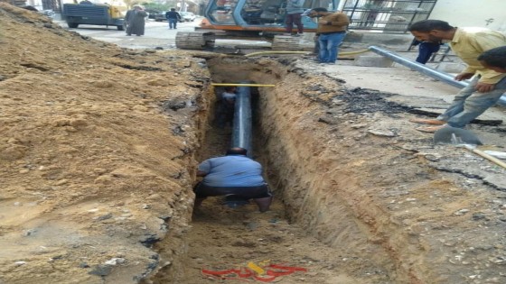 مياة الاسماعيلية: اصلاح وتغيير خط الصرف الصحى بمنطقة الهبوط الارضي