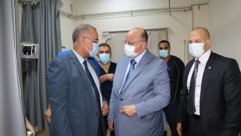 محافظ القاهرة يوجه بتوفير الرعاية الطبية المتكاملة لمصابى حادث إنقلاب أتوبيس رحلات بحى البساتين