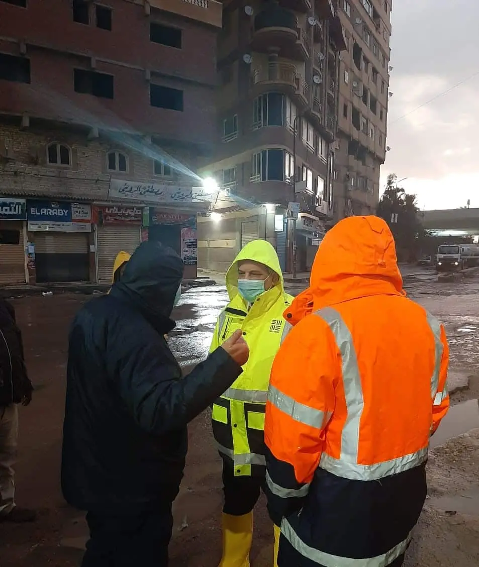 بالصور .. رسلان يتابع شفط تجمعات مياه الأمطار من شوارع الاسكندرية
