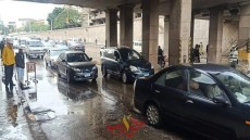 سقوط أمطار بمحافظتى القاهرة والجيزة .. القابضة لمياه الشرب والصرف الصحي شفط التجمعات فى الحال (صور)