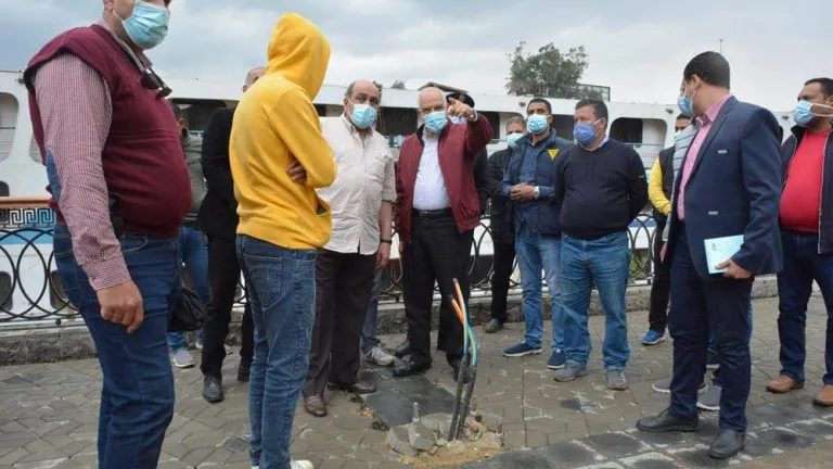 محافظ الجيزة يتابع مجهودات شفط مياه الأمطار بالأحياء والمراكز