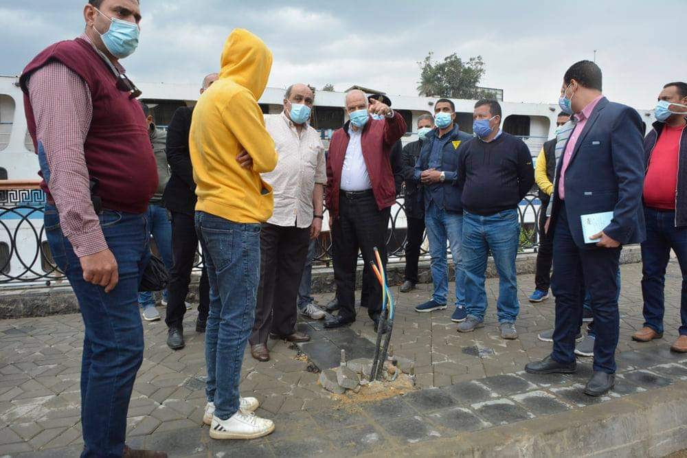 محافظ الجيزة يتابع مجهودات شفط مياه الأمطار بالأحياء والمراكز