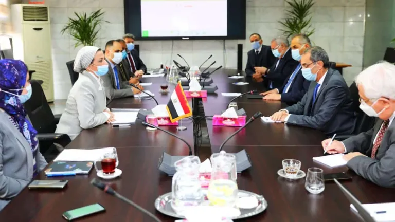 وزيرة البيئة: نتطلع لزيادة عدد مصانع تدوير المخلفات الإلكترونية ومزيد من الإستثمارات مع القطاع الخاص 