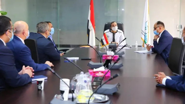 وزيرة البيئة: نسعى لخلق قيمة مضافة لمشاركة القطاع الخاص فى العمل البيئي