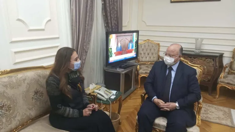 لبحث التطوير المؤسسي والتحول الرقمي .. محافظ القاهرة يجتمع بنائب وزير الاتصالات
