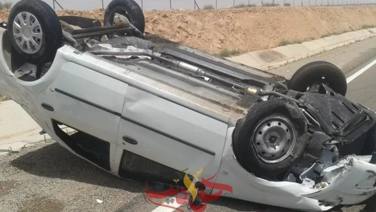 بالأسماء .. إصابة شخصان إثر إنقلاب سيارة ملاكى فى الصف