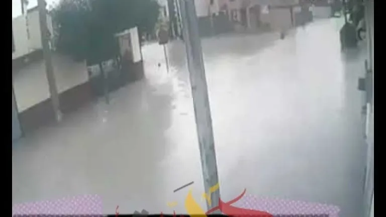 مسئول بكهرباء البدرشين .. يحذر الموطنين من الاقتراب من الأعمدة الكهربائية بسبب هطول الأمطار