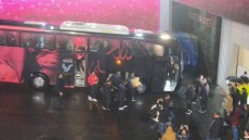 بالصور .. وصول حافلة الأهلى إلى استاد القاهرة استعدادا لنهائى القرن