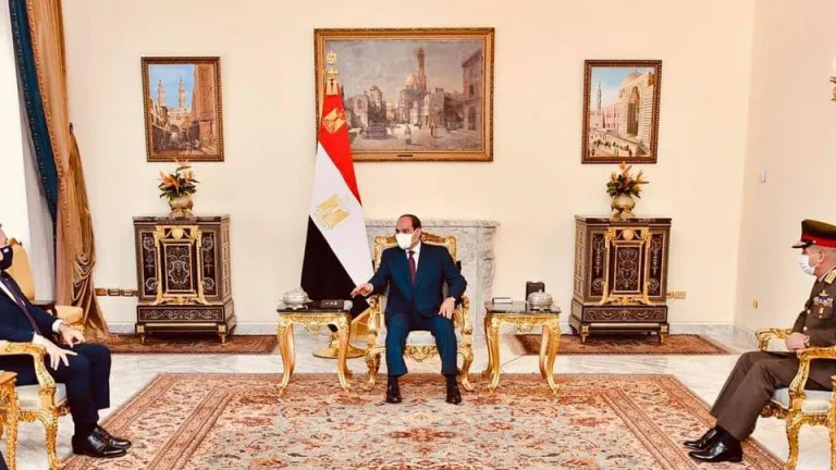 خلال استقباله لوزير الدفاع اليونانى .. السيسى : التعاون العسكري بين مصر واليونان وقبرص يعتبر نموذج متزن لحسن الجوار وفق الأعراف الدولية